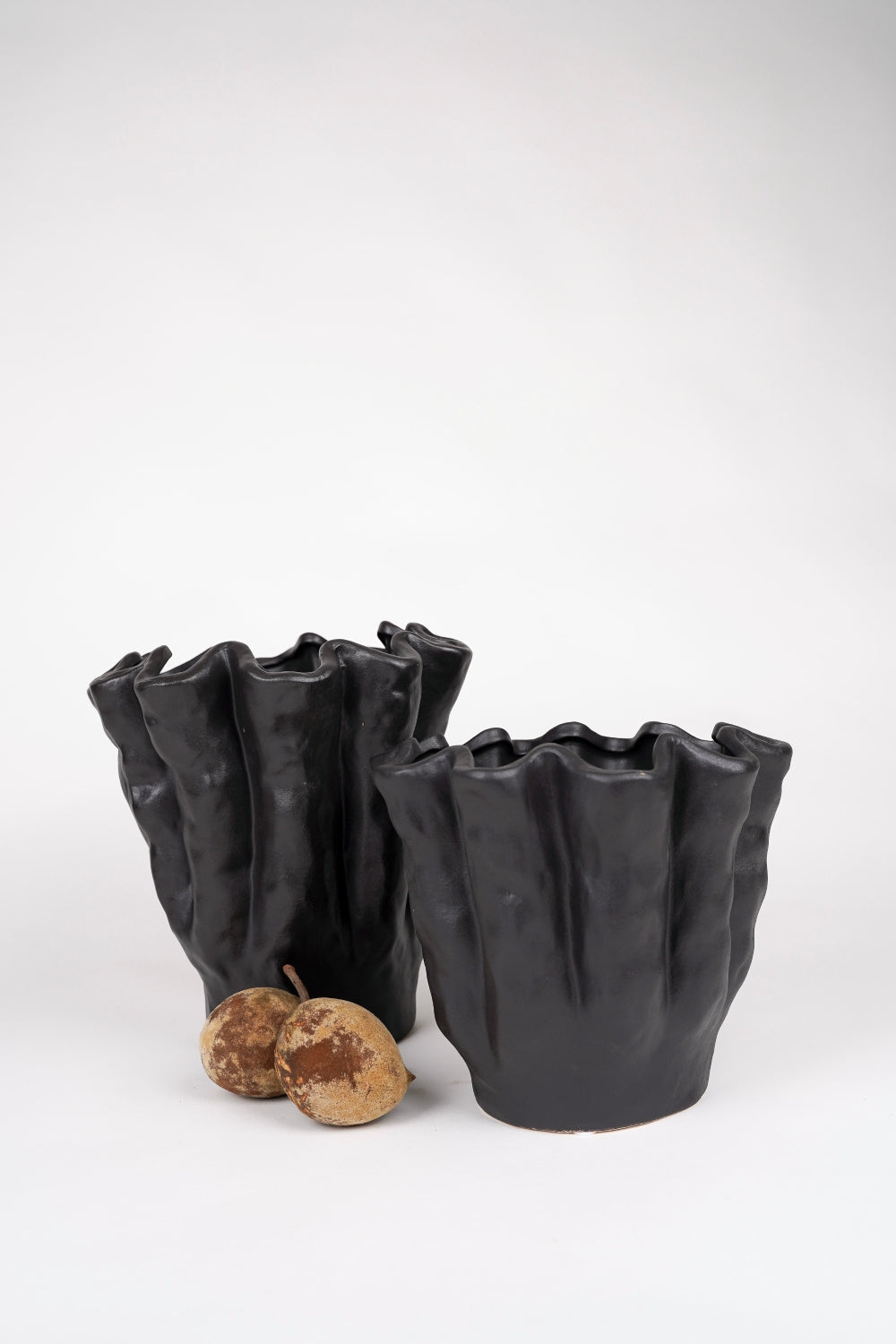 Ena Black Vase 21cm