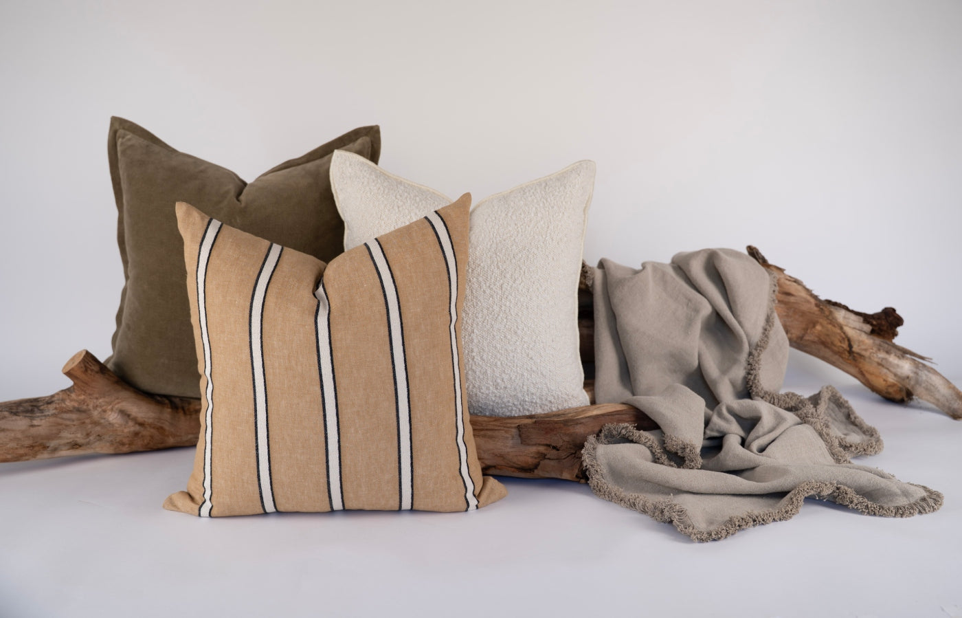 Yindi | The Light Between